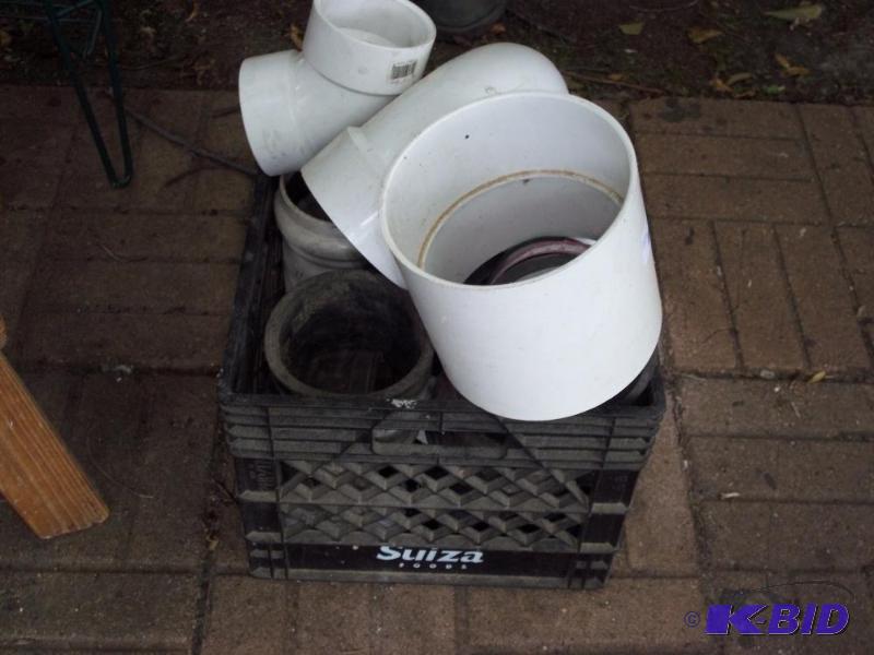 lot 66 image: box full of misc plumbing supplies
