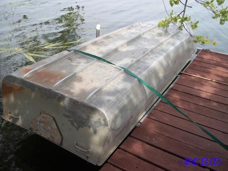 lot 7 image: 12aluminum Duck boat
