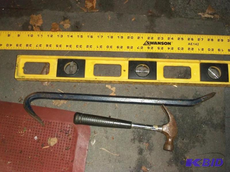 lot 75 image: aluminum yard stick, level, pry bar, hammer