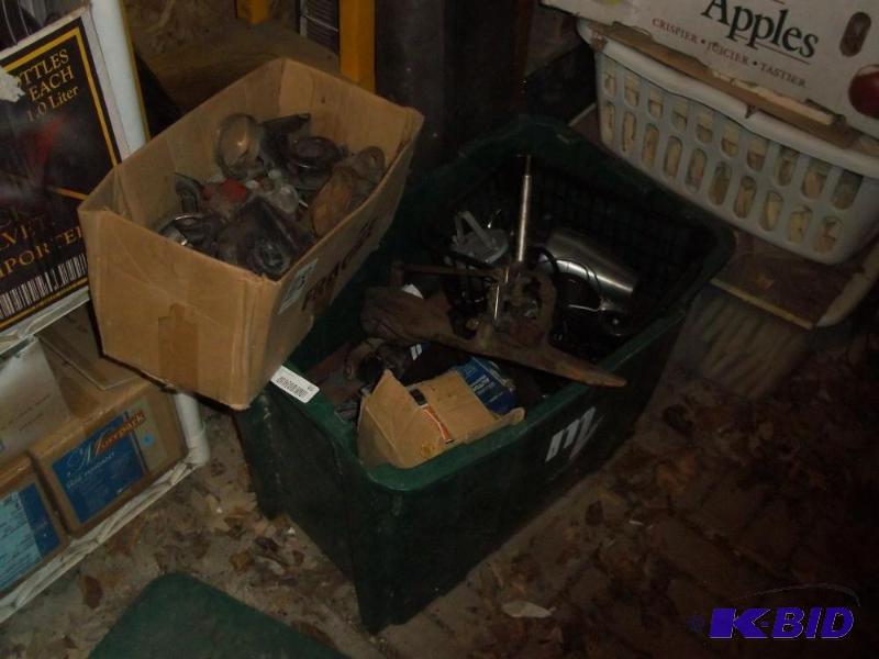 lot 86 image: Car parts (tote) misc used