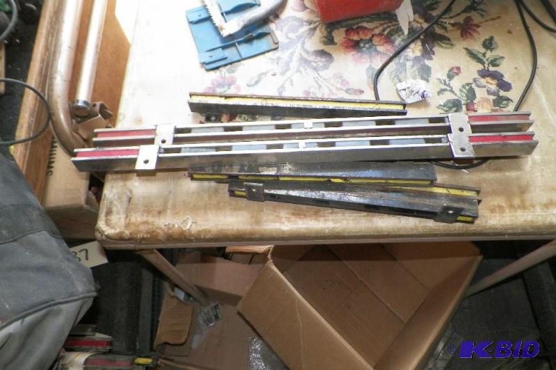 lot 1016 image: 7 Magnetic Tool Strips
