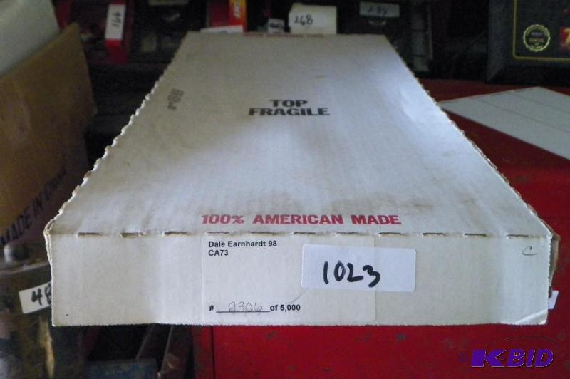 lot 1023 image: Dale Earnhardt Sr. 1998 CA73 Clock New Never Opened