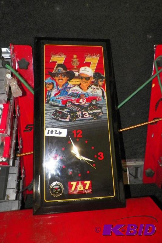 lot 1026 image: Jebco Clock Richard Petty Dale Earnhardt Sr. Comes wBox