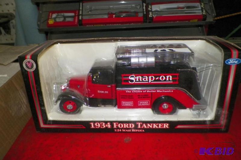 lot 103 image: Snap-on 1934 Ford Tanker