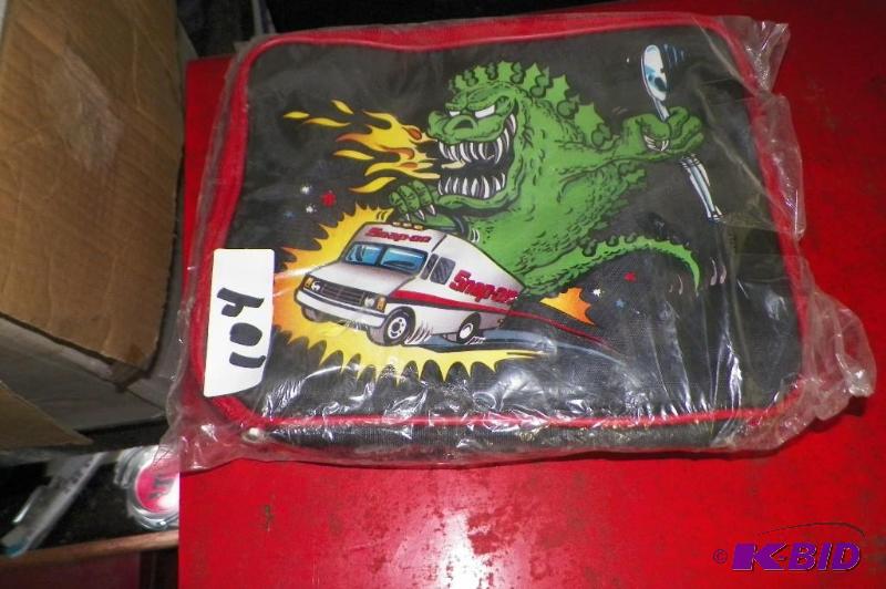 lot 104 image: Snap-on Zipper Bag Still in Bag 10 x 8