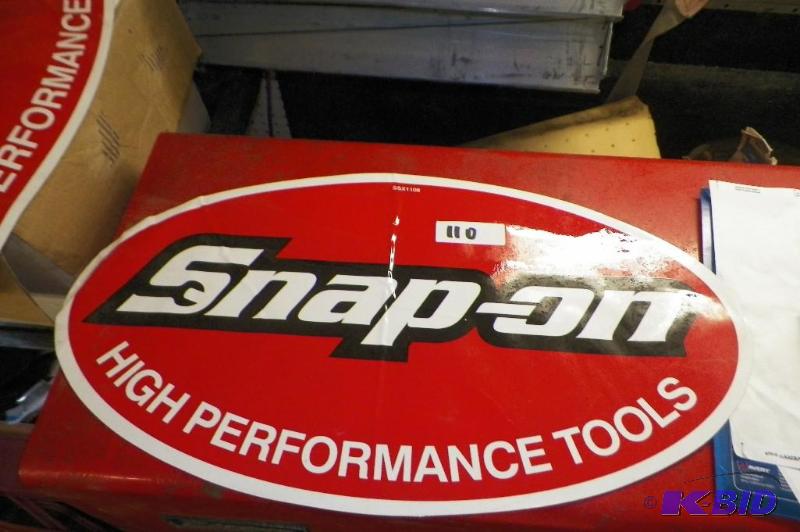 lot 110 image: Snap-on SSX1108 24 x 13 Decal