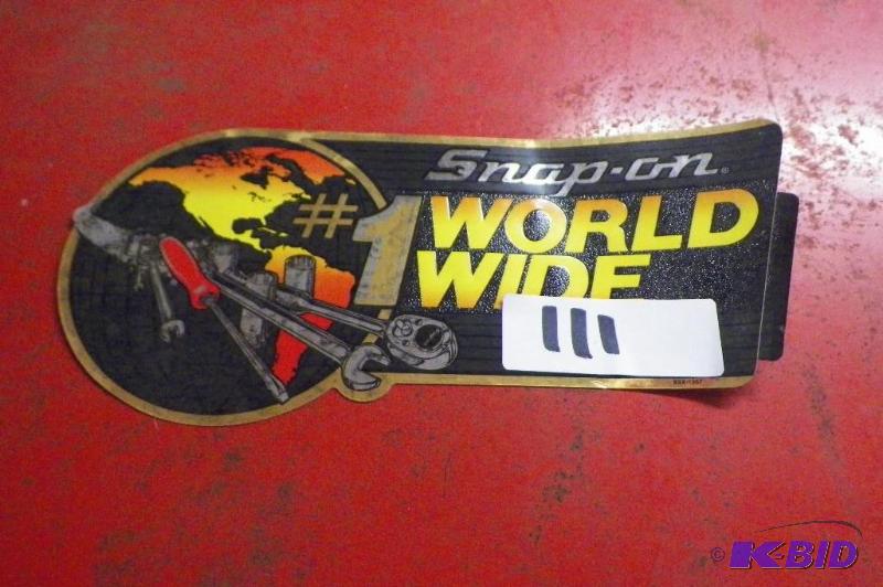 lot 111 image: Snap-on Worldwide Decal SSX-1367 9 x 4