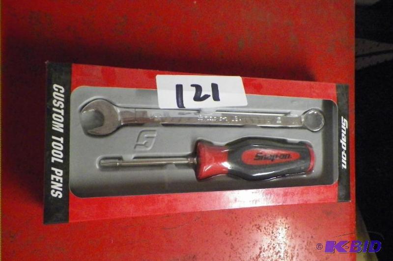 lot 121 image: Snap-on Custom Tool Pens Set