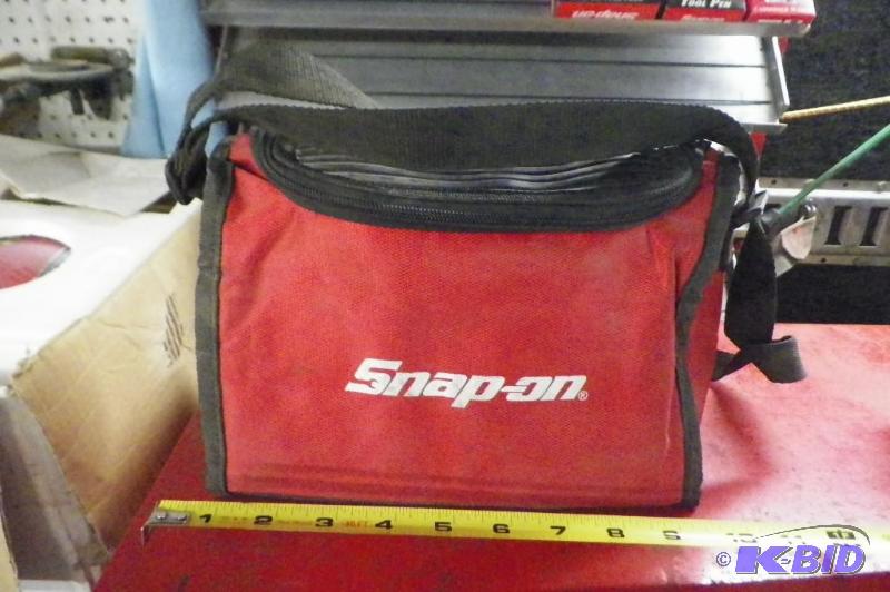 lot 131 image: Snap-on Mini CoolerTool Bag