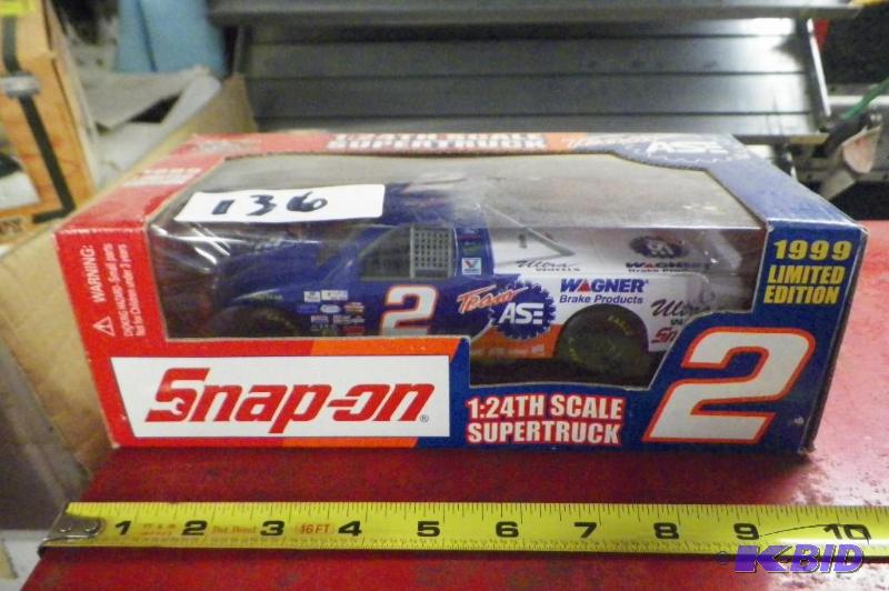 lot 136 image: Snap-on 1999 Super Truck