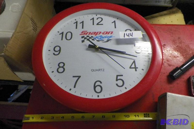 lot 144 image: Snap-on Racing Clock 13 Wide