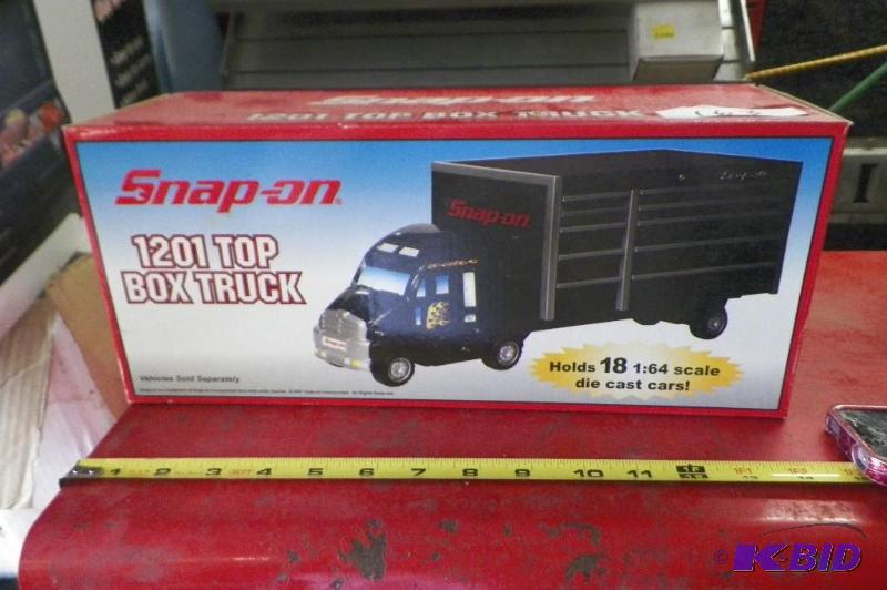 lot 163 image: Snap-on 1201 Top Box Truck