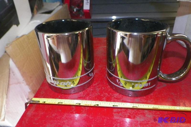 lot 186 image: Snap-on Two 12 Socket Coffee Mugs