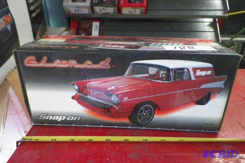 lot 188 image: Snap-on Glo-Mad Wagon