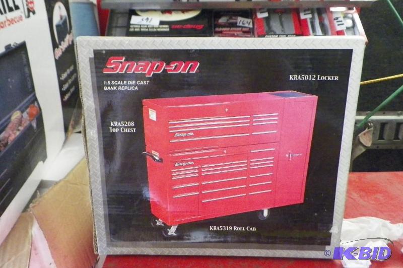 lot 191 image: Snap-on Tool Chest Metal Bank