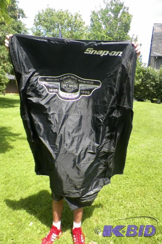 lot 229 image: Snap-on Harley-Davidson Tool Box Cover 36 x 64 Rough Dimensions Has Zipper