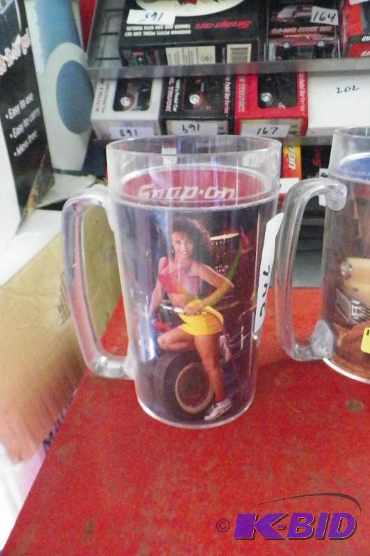 lot 246 image: Snap-on Girlie Mug 1992