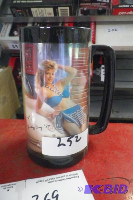 lot 252 image: Snap-on 1987 Collector Edition Girlie Mug