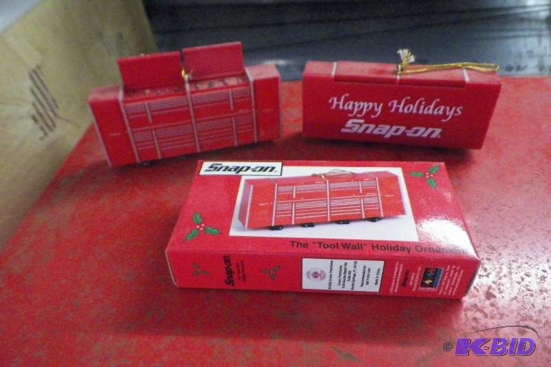 lot 254 image: Snap-on Tool Box Ornament in Box
