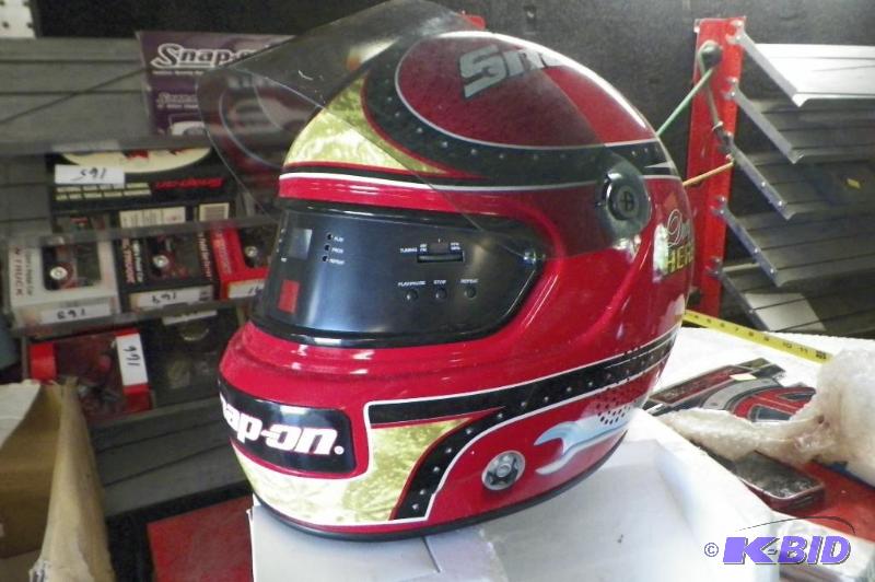 lot 282 image: Snap-on Doug Herbert Helmet AMFM CD Player in Original Packaging wRemote