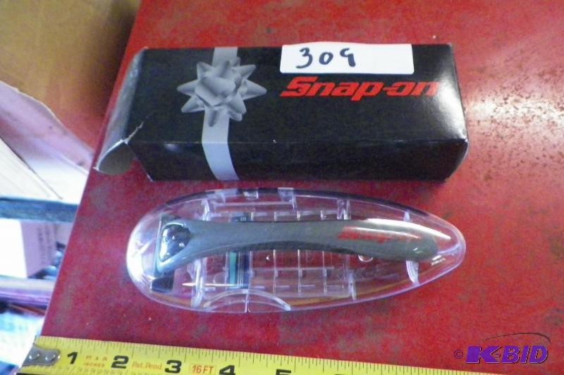 lot 309 image: Snap-on Razor