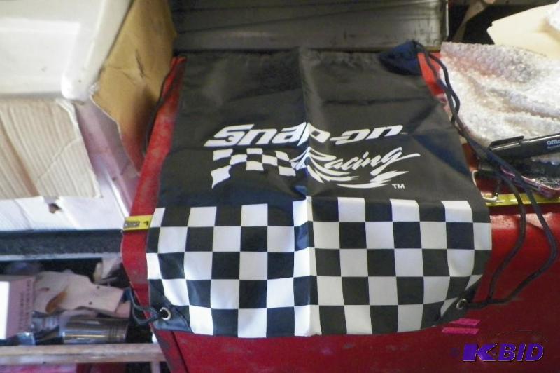 lot 313 image: Snap-on Racing Backpack wDrawstrings