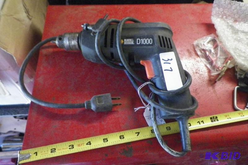 lot 317 image: Black & Decker D100 Drill Works