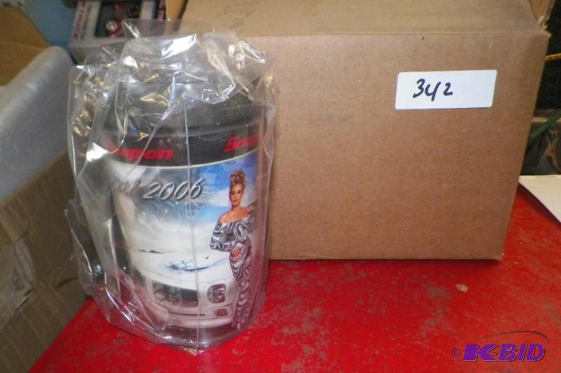 lot 342 image: 2006 Set of 4 Snap-on Cups in Original Box
