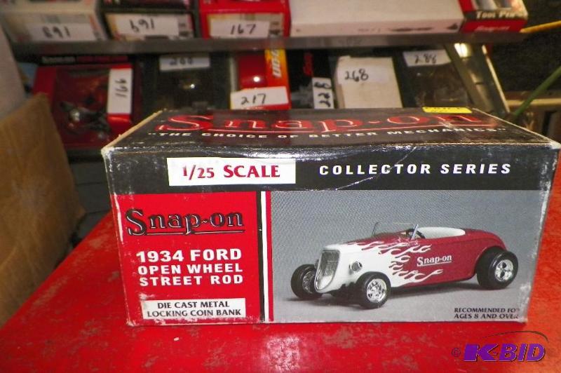 lot 345 image: Snap-on 1934 Ford Open Wheel Street Rod