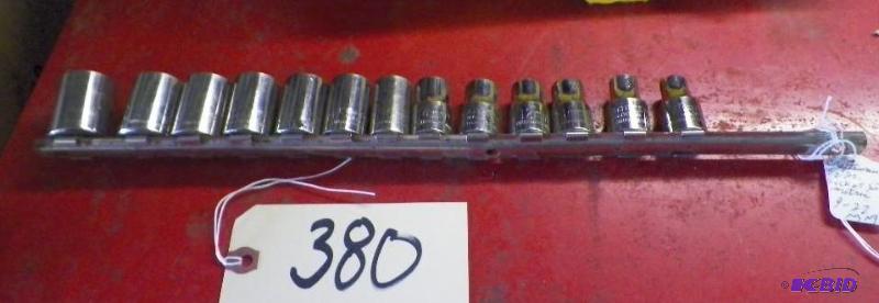 lot 380 image: 13 Piece Craftsman Socket Set