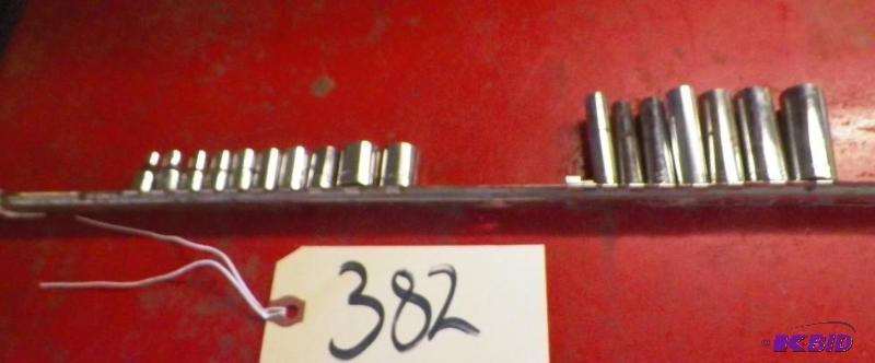 lot 382 image: 17 Piece Craftsman Socket Set