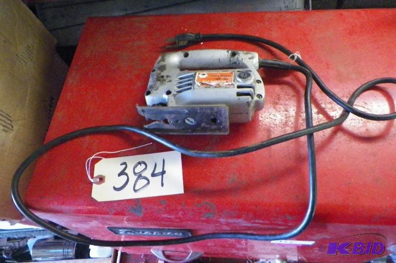 lot 384 image: Black & Decker Jig Saw Works Good