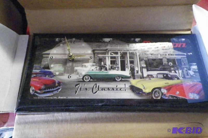 lot 417 image: Snap-on Classic Clock 11 x 5 New in Box
