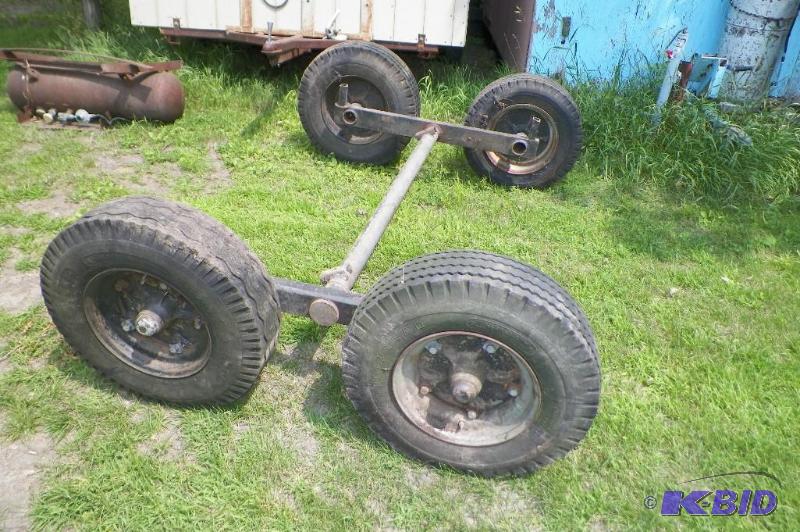 lot 42 image: Tandem Axle for Trailer