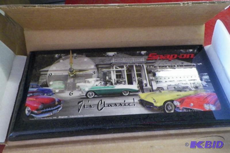 lot 429 image: Snap-on Classic Clock 11 x 5 New in Box