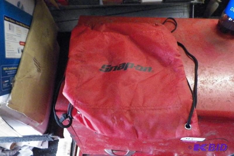lot 431 image: Snap-on Padded Drawstring Backpack