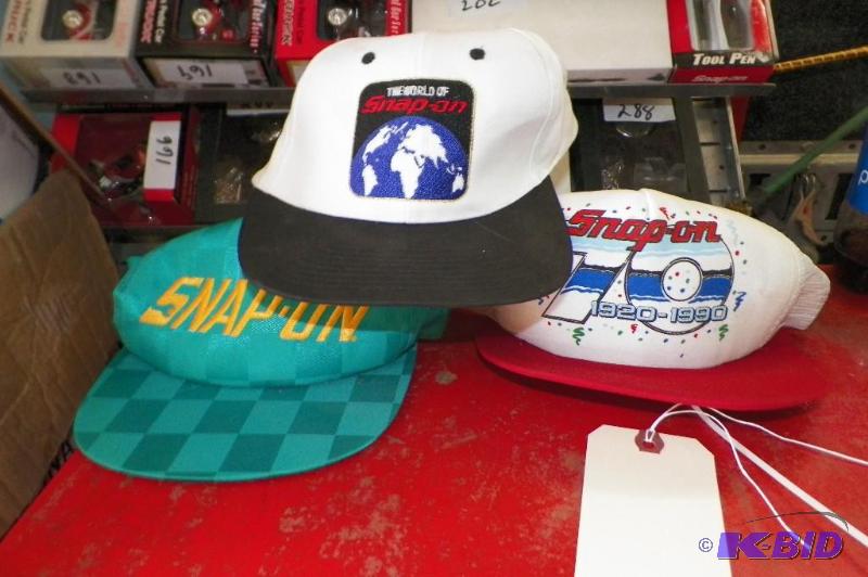 lot 440 image: 3 New Snap-on Baseball Caps
