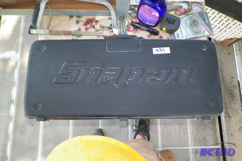 lot 451 image: Snap-on Padded Tool Case 30 x 12 Empty