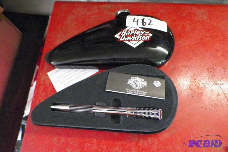 lot 462 image: Harley-Davidson Black Waterman Pen wCase Case is Magnetic