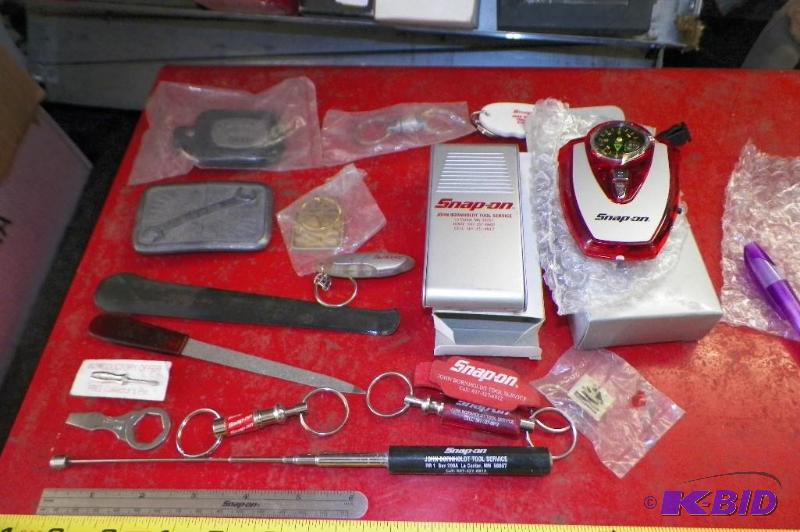 lot 466 image: Snap-on Customer Premiums Giveaways Everything is Marked Snap-on
