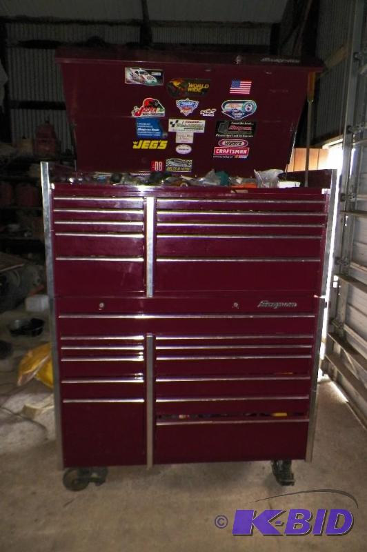 lot 5 image: Snap-on Maroon 2 Piece Tool Chest