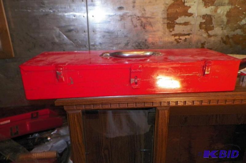 lot 50 image: Vintage Snap-on Metal Tool Box 24 x 8 x 4 wSocket Holders Built In