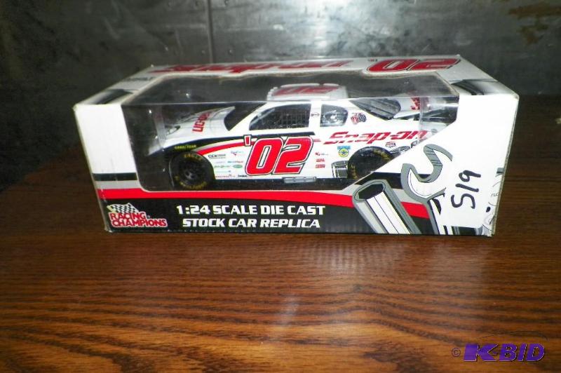 lot 519 image: Snap-on 02 Race Car