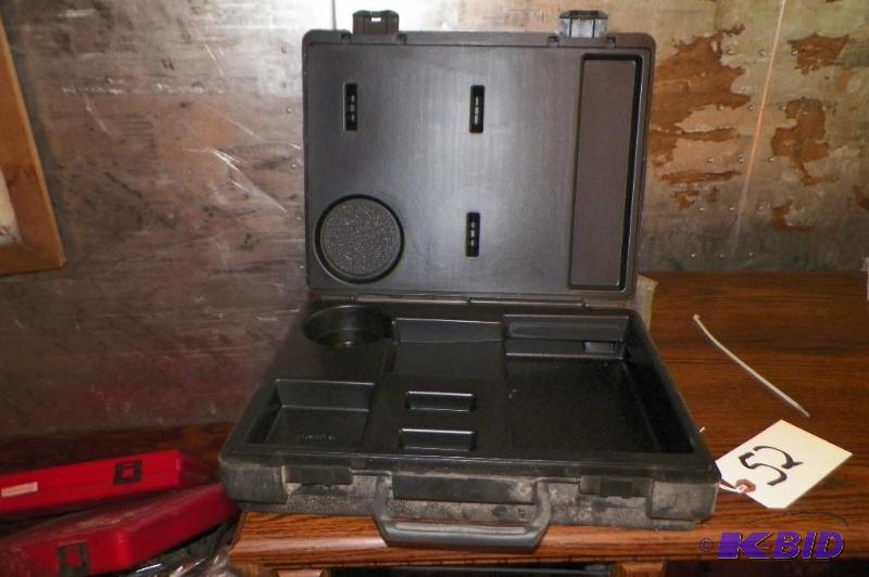 lot 52 image: Snap-on Fuel Injection Pressure Gauge Set Box Only PB149