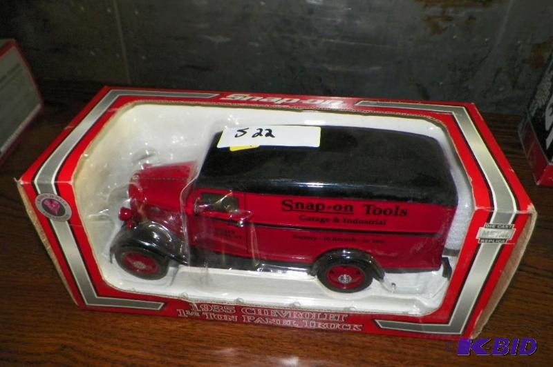 lot 522 image: Snap-on 1935 Chevrolet 1 12 Ton Panel Truck