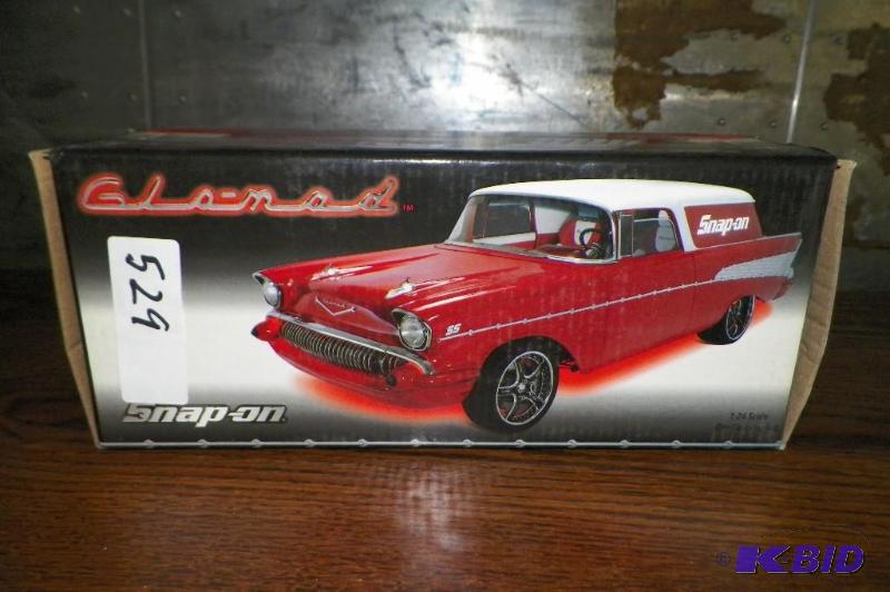 lot 529 image: Snap-on Glo-Mad Wagon