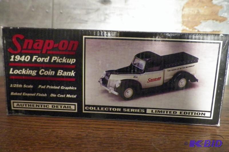 lot 551 image: Snap-on 1940 Ford Pickup Locking Coin Bank