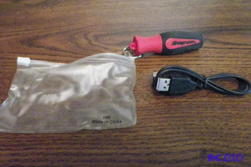 lot 599 image: Snap-on Flash Drive  Flash Drive Extension Cord