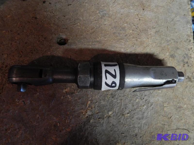 lot 621 image: 38 Air Ratchet