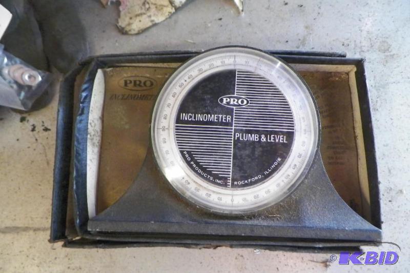 lot 639 image: Pro Plumb and Level
